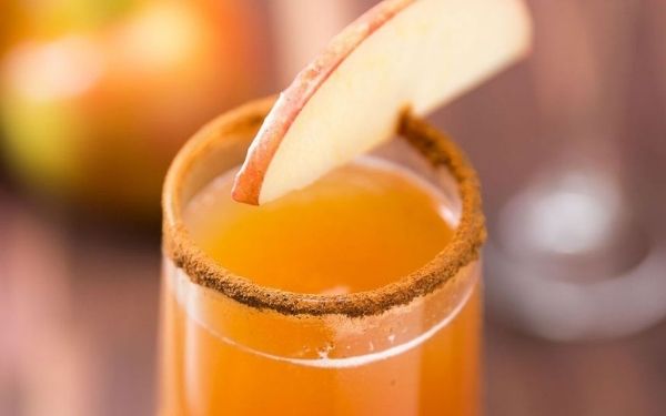 Cocktail rượu táo và Mimosa