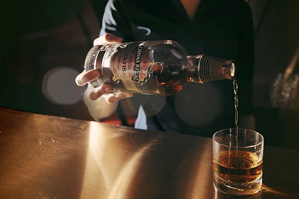 Chọn mua rượu Chivas Regal ở địa chỉ uy tín