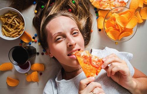 Mơ Thấy ăn Uống Là điềm Gì? Giải Mã Giấc Mơ Chuẩn 100% – Kabala Huyền Học