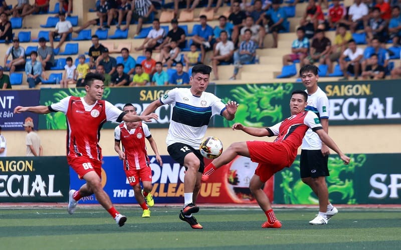 Bóng đá đường phố là gì? Điều gì khiến nó trở nên phổ biến hiện nay?